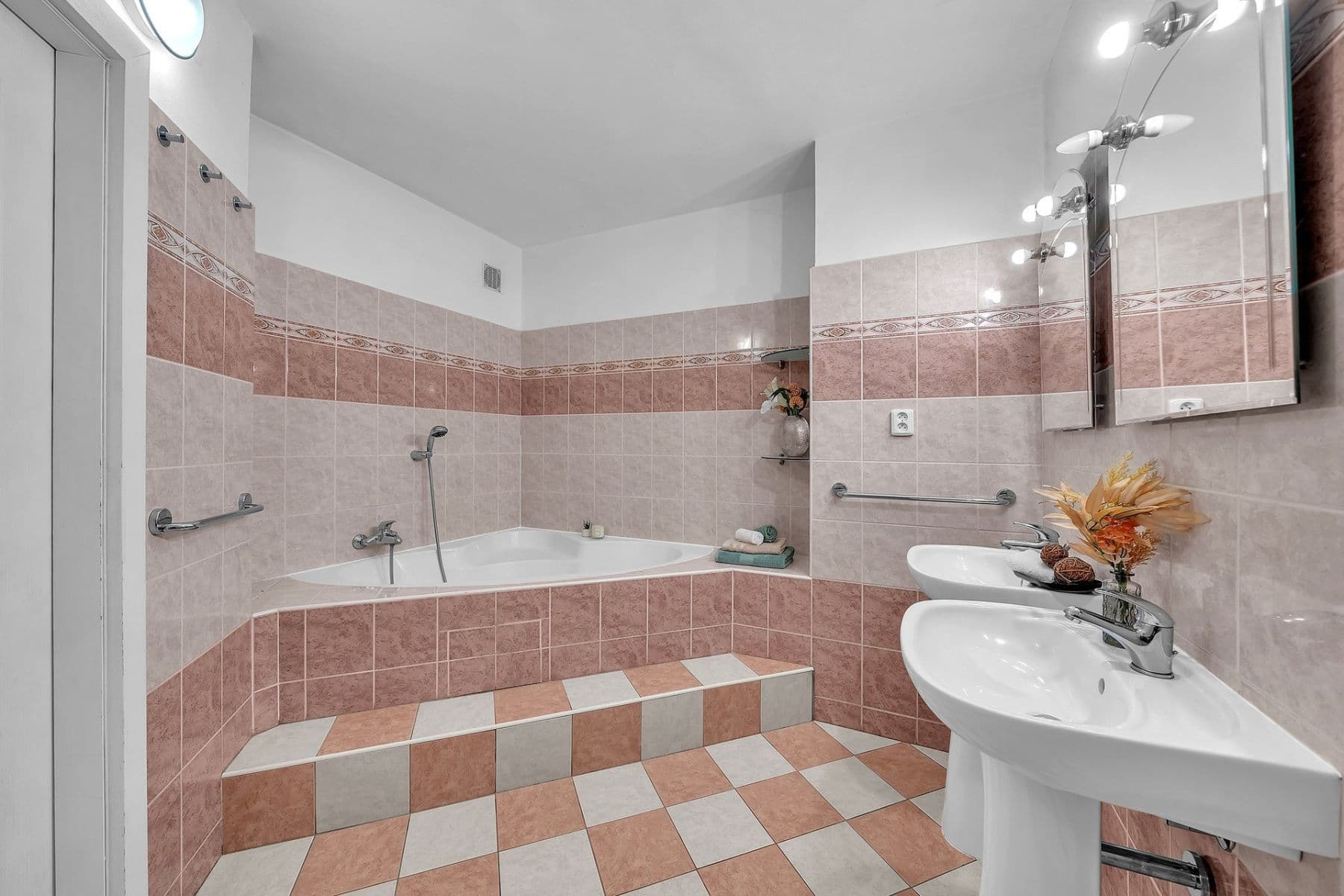 Prenájom bytu 3-izbový 108 m², Sartoriova, Praha, Praha Prenájom bytu 3-izbový 108 m², Sartoriova, Praha, Praha