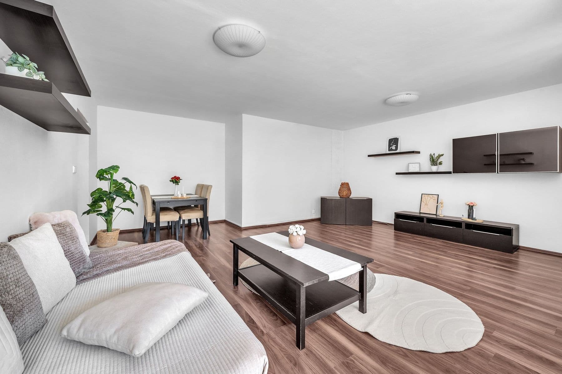 Prenájom bytu 3-izbový 108 m², Sartoriova, Praha, Praha Prenájom bytu 3-izbový 108 m², Sartoriova, Praha, Praha