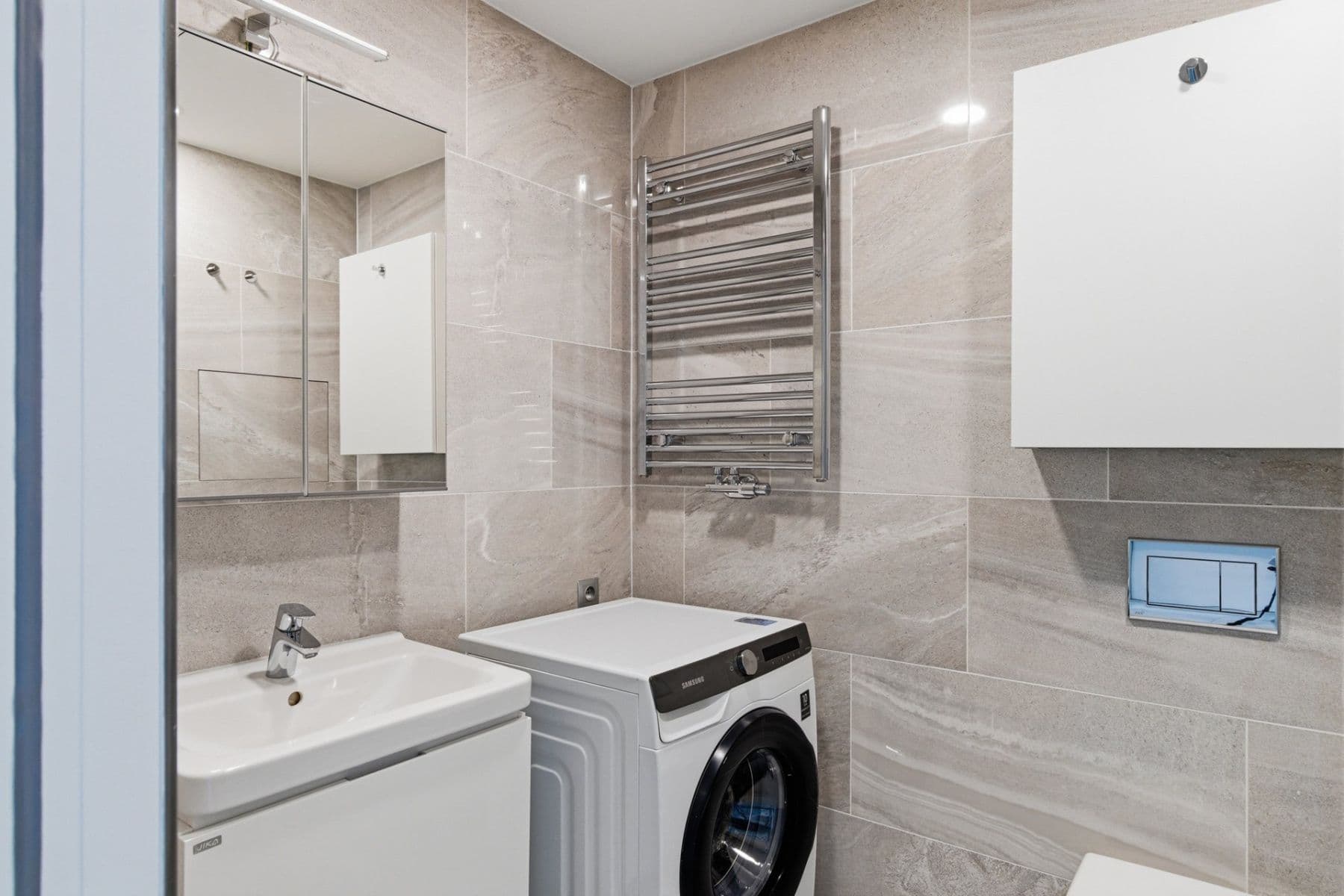 Prenájom bytu 1-izbový 33 m², Českomoravská, Praha, Praha Prenájom bytu 1-izbový 33 m², Českomoravská, Praha, Praha