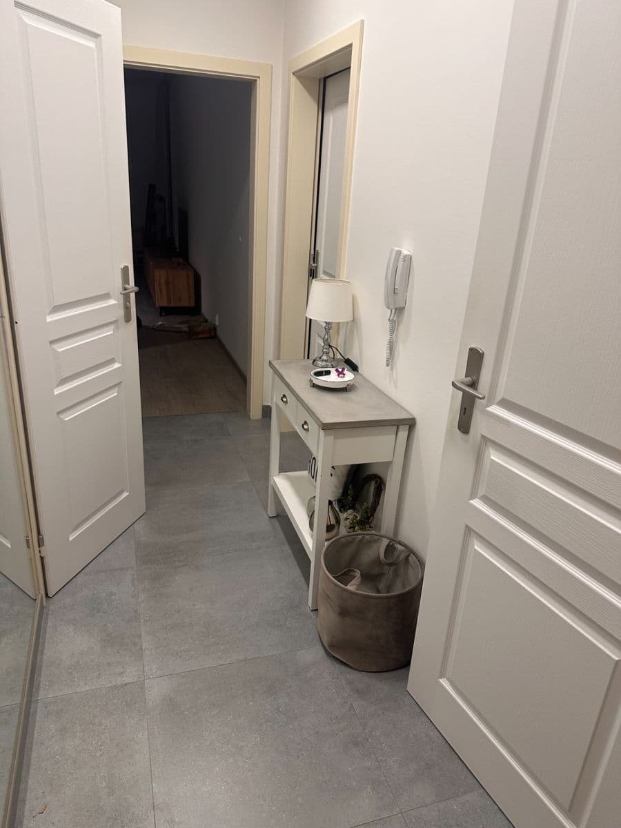 Prenájom bytu 2-izbový 66 m², Cholupická, Praha, Praha Prenájom bytu 2-izbový 66 m², Cholupická, Praha, Praha