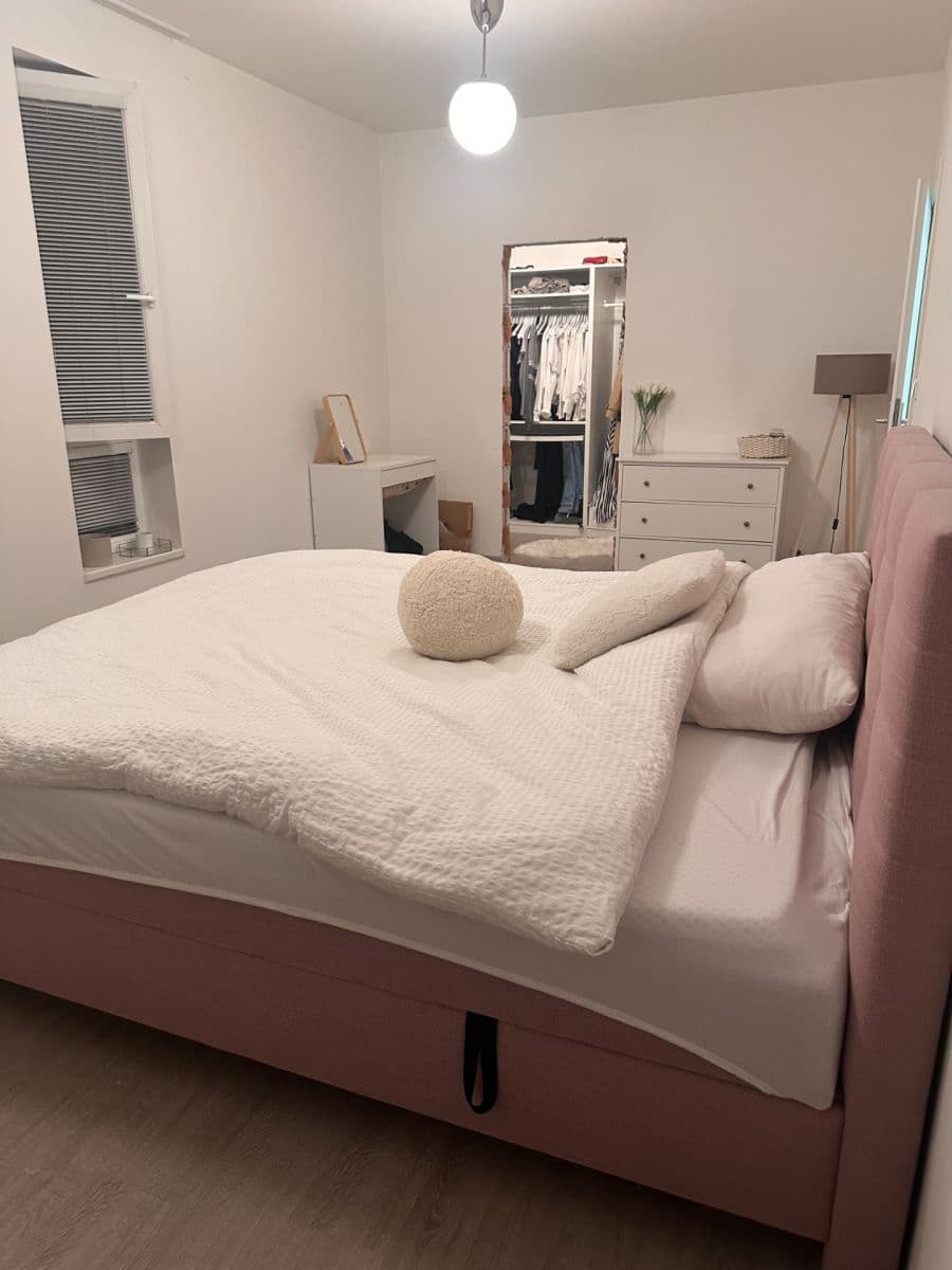 Prenájom bytu 2-izbový 66 m², Cholupická, Praha, Praha Prenájom bytu 2-izbový 66 m², Cholupická, Praha, Praha