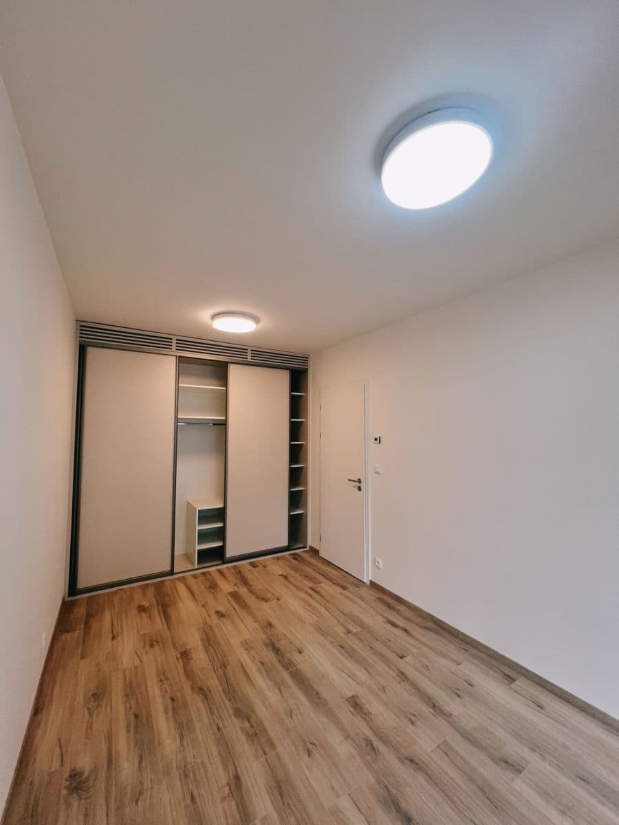 Prenájom bytu 2-izbový 56 m², Poděbradská, Praha, Praha Prenájom bytu 2-izbový 56 m², Poděbradská, Praha, Praha