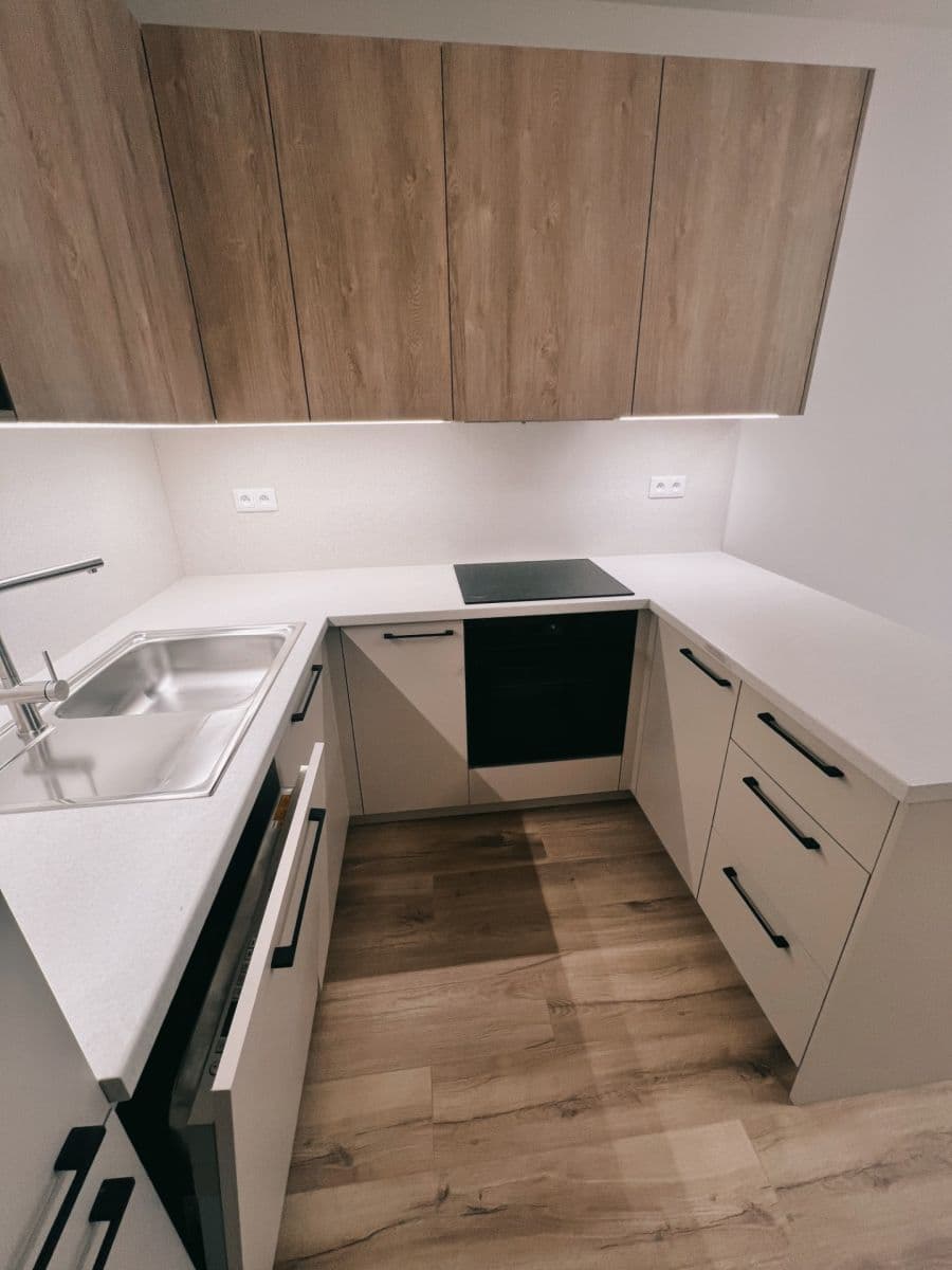 Prenájom bytu 2-izbový 56 m², Poděbradská, Praha, Praha Prenájom bytu 2-izbový 56 m², Poděbradská, Praha, Praha