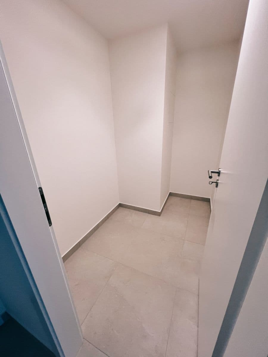 Prenájom bytu 2-izbový 56 m², Poděbradská, Praha, Praha Prenájom bytu 2-izbový 56 m², Poděbradská, Praha, Praha