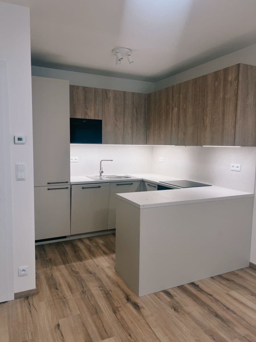 Prenájom bytu 2-izbový 56 m², Poděbradská, Praha, Praha Prenájom bytu 2-izbový 56 m², Poděbradská, Praha, Praha