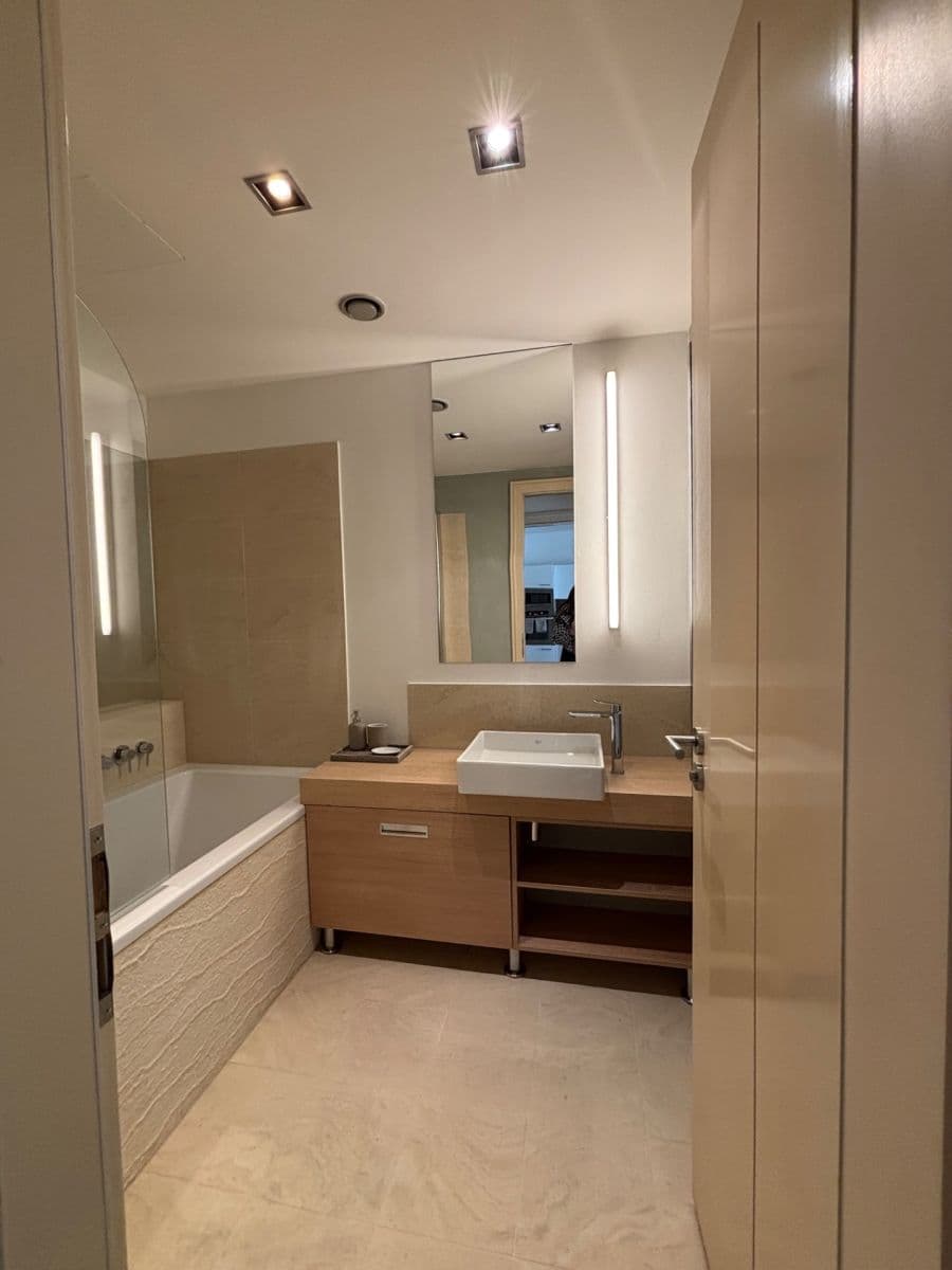 Prenájom bytu 2-izbový 65 m², Rohanské nábřeží, Praha, Praha Prenájom bytu 2-izbový 65 m², Rohanské nábřeží, Praha, Praha