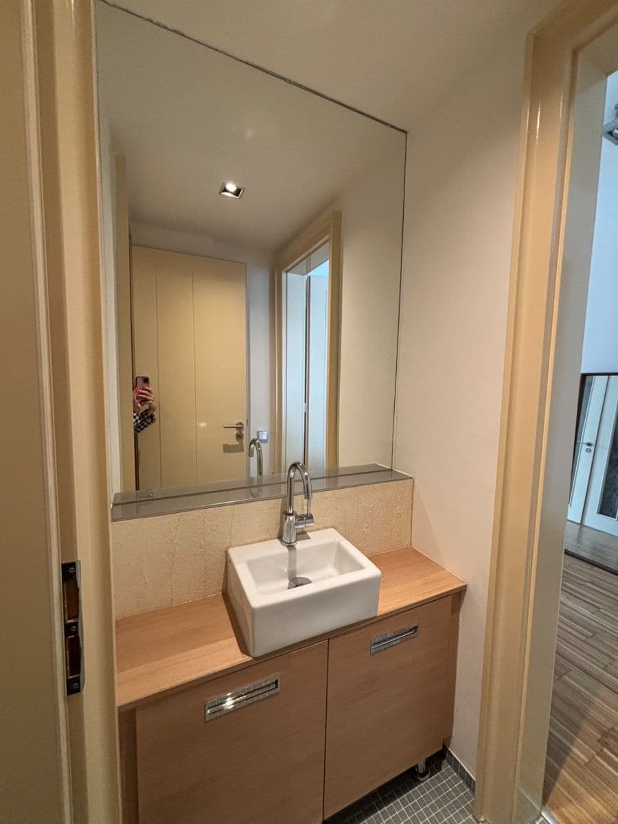 Prenájom bytu 2-izbový 65 m², Rohanské nábřeží, Praha, Praha Prenájom bytu 2-izbový 65 m², Rohanské nábřeží, Praha, Praha