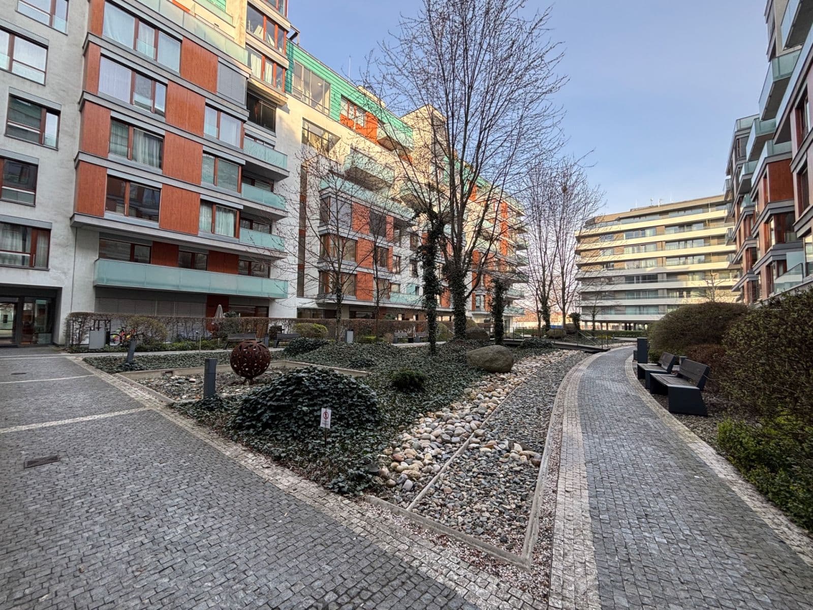 Prenájom bytu 2-izbový 65 m², Rohanské nábřeží, Praha, Praha Prenájom bytu 2-izbový 65 m², Rohanské nábřeží, Praha, Praha