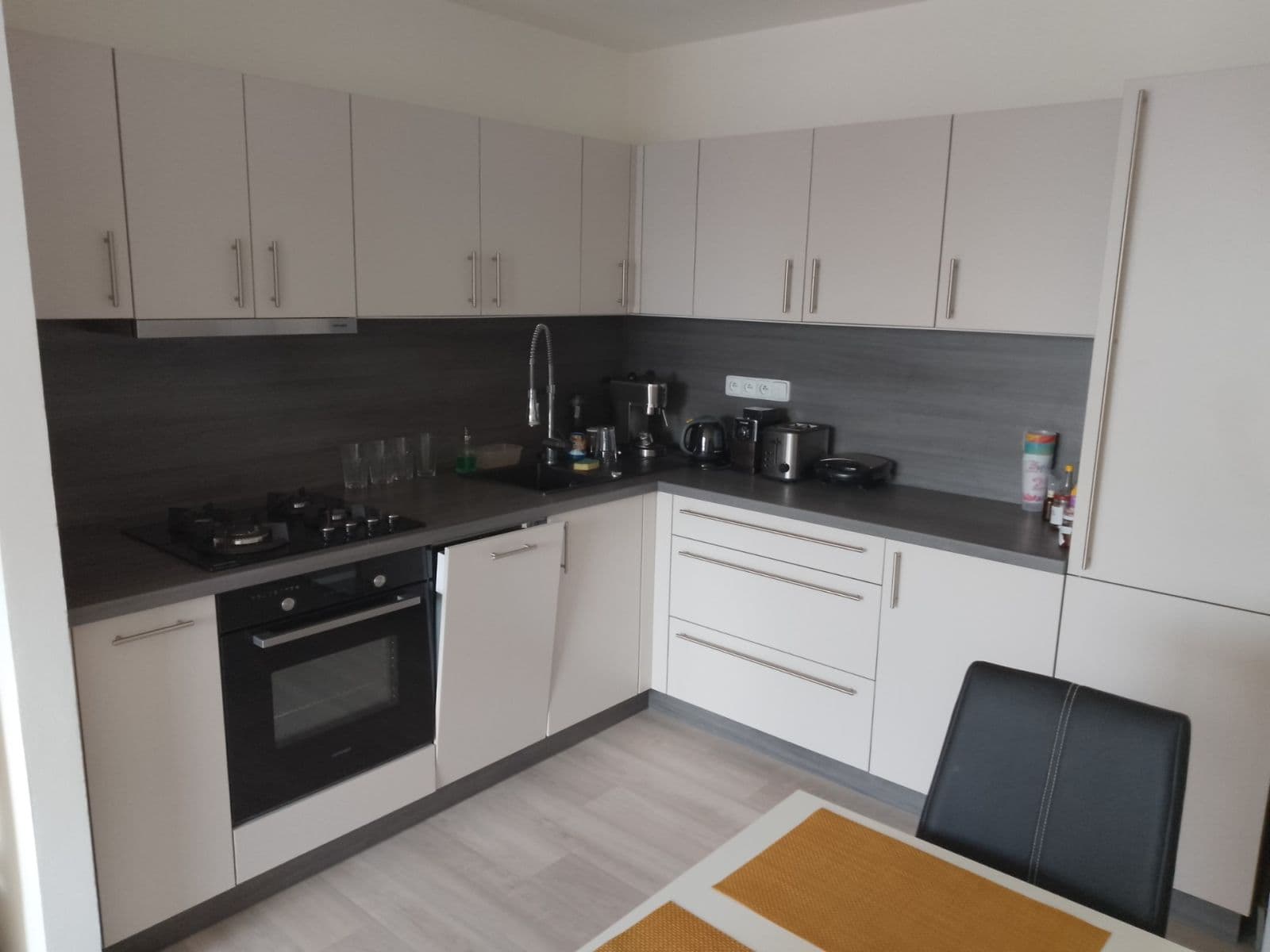 Prenájom bytu 2-izbový 50 m², Za Prachárnou, Jihlava, Kraj Vysočina Prenájom bytu 2-izbový 50 m², Za Prachárnou, Jihlava, Kraj Vysočina