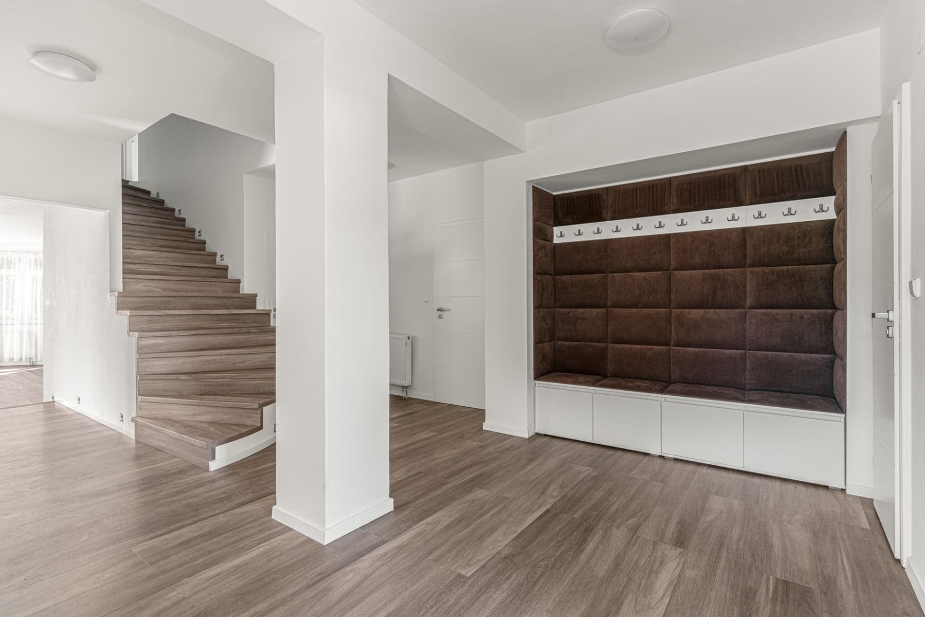 Predaj domu 591 m², pozemek 1.275 m², Skuhrovecká, Mnichovice, Středočeský kraj Predaj domu 591 m², pozemek 1.275 m², Skuhrovecká, Mnichovice, Středočeský kraj