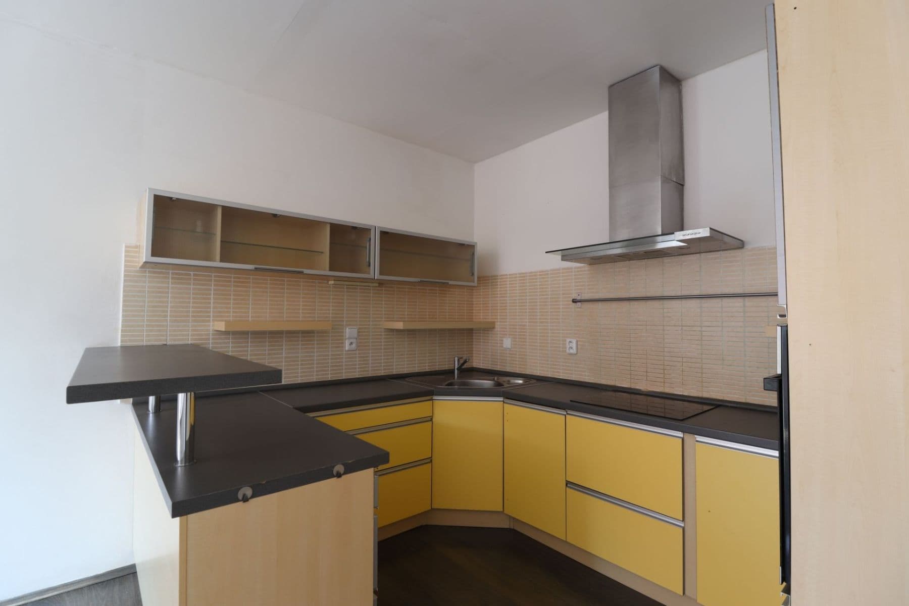 Prenájom bytu 3-izbový 77 m², Za Hotelem, Nupaky, Středočeský kraj Prenájom bytu 3-izbový 77 m², Za Hotelem, Nupaky, Středočeský kraj