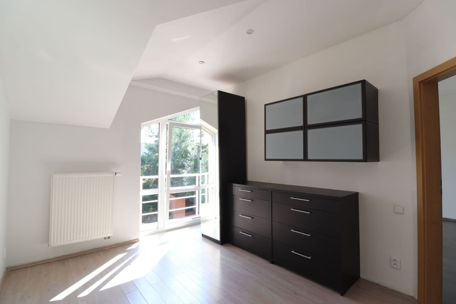 Prenájom bytu 3-izbový 77 m², Za Hotelem, Nupaky, Středočeský kraj Prenájom bytu 3-izbový 77 m², Za Hotelem, Nupaky, Středočeský kraj