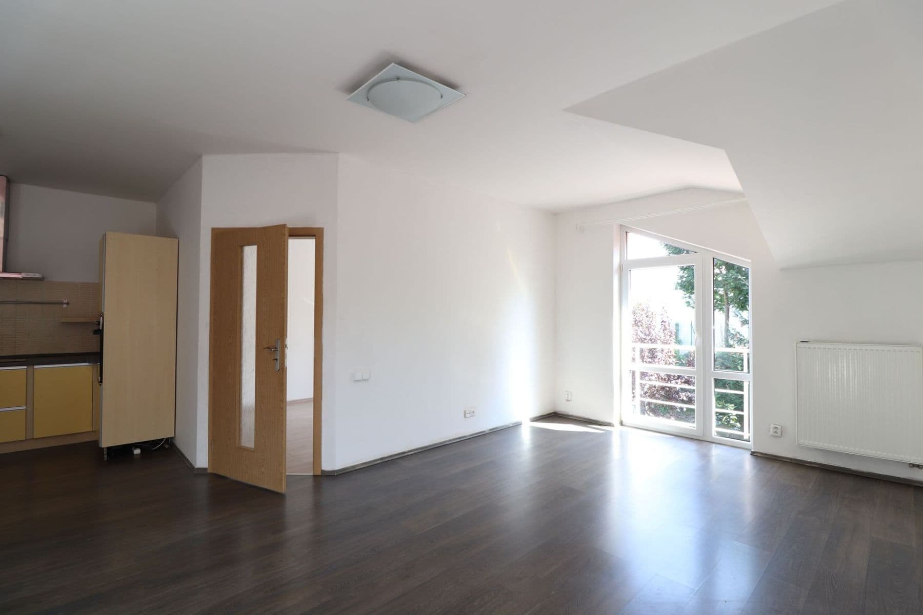 Prenájom bytu 3-izbový 77 m², Za Hotelem, Nupaky, Středočeský kraj Prenájom bytu 3-izbový 77 m², Za Hotelem, Nupaky, Středočeský kraj