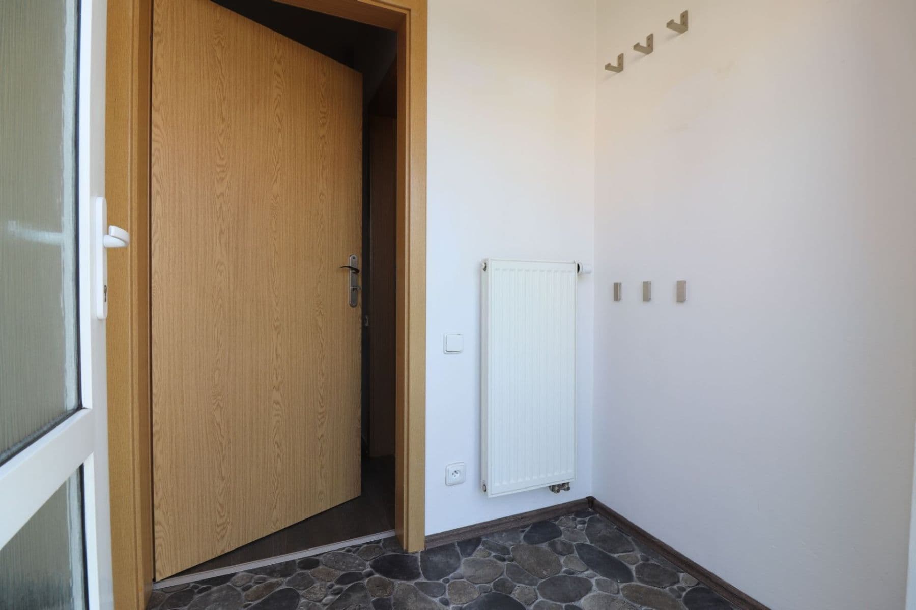 Prenájom bytu 3-izbový 77 m², Za Hotelem, Nupaky, Středočeský kraj Prenájom bytu 3-izbový 77 m², Za Hotelem, Nupaky, Středočeský kraj