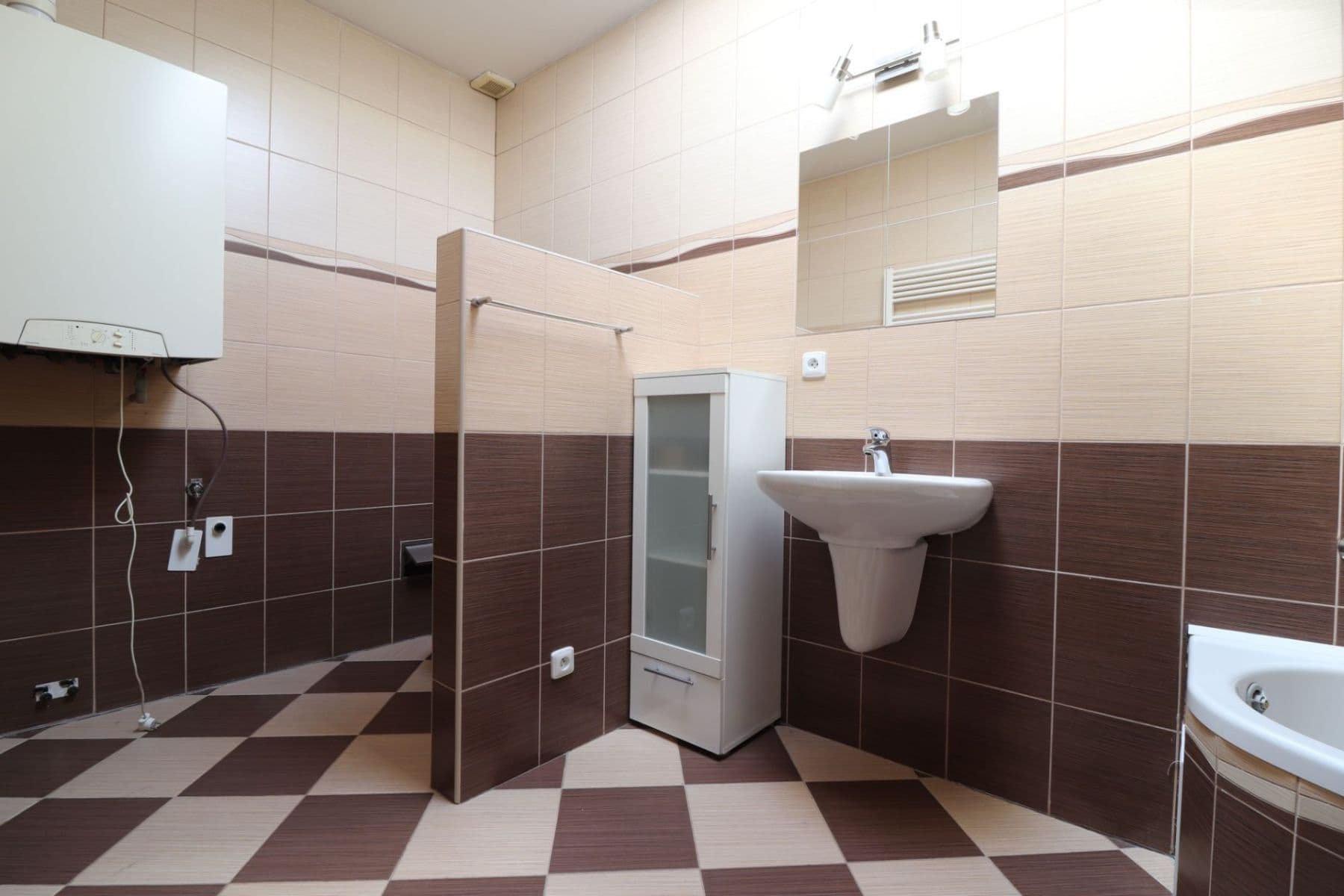 Prenájom bytu 3-izbový 77 m², Za Hotelem, Nupaky, Středočeský kraj Prenájom bytu 3-izbový 77 m², Za Hotelem, Nupaky, Středočeský kraj