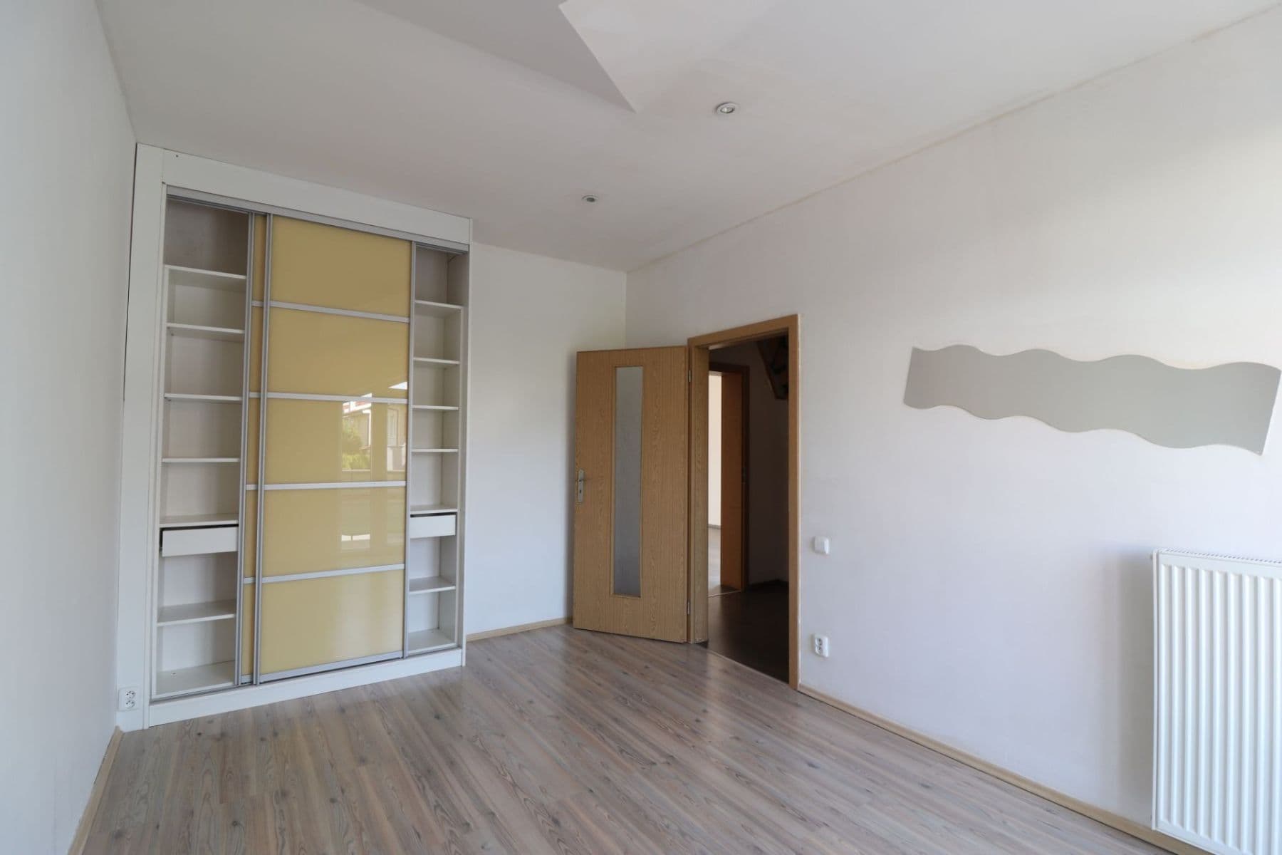 Prenájom bytu 3-izbový 77 m², Za Hotelem, Nupaky, Středočeský kraj Prenájom bytu 3-izbový 77 m², Za Hotelem, Nupaky, Středočeský kraj