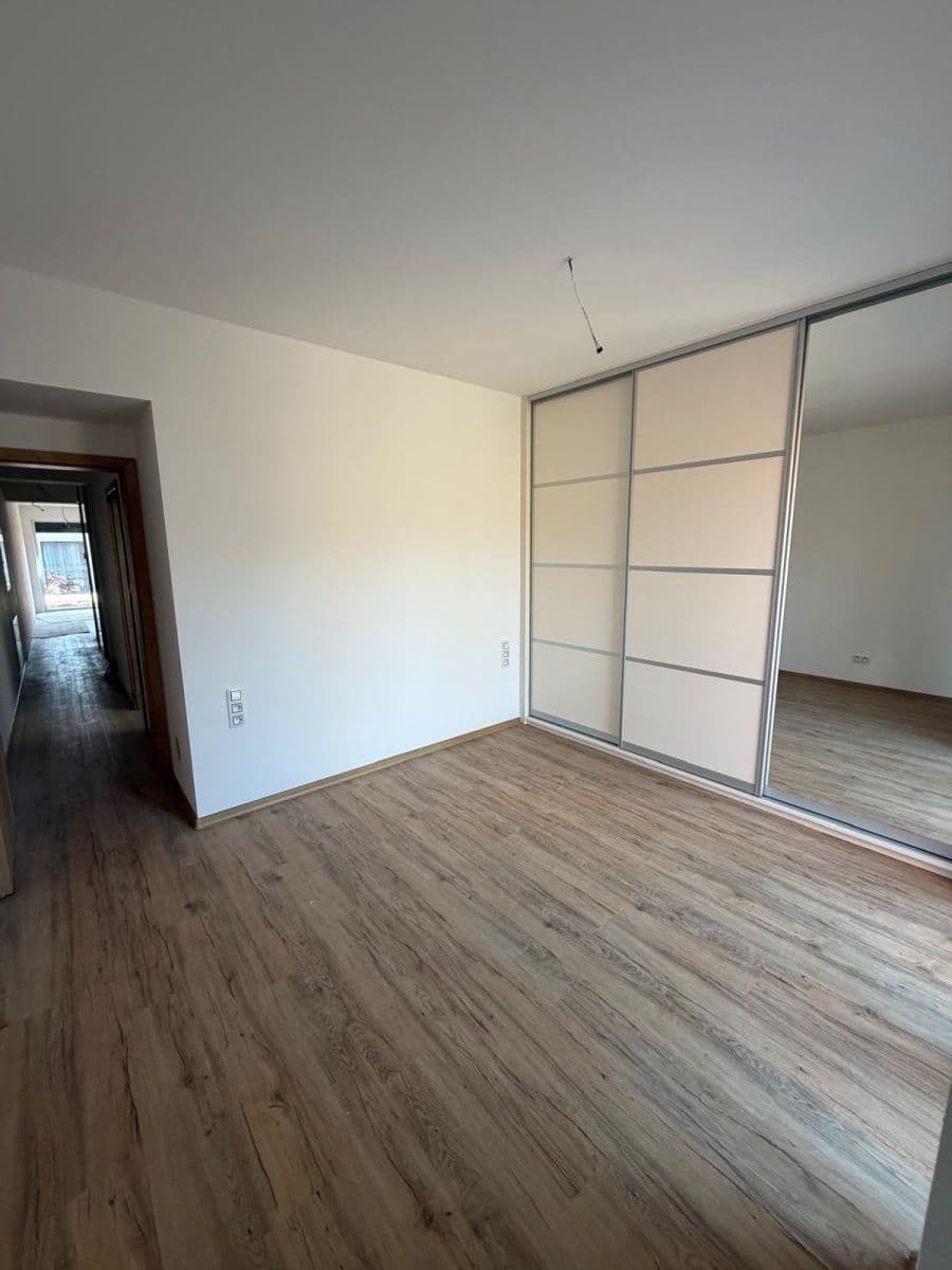 Prenájom domu 87 m², pozemek 44 m², Ostružinová, Tábor, Jihočeský kraj Prenájom domu 87 m², pozemek 44 m², Ostružinová, Tábor, Jihočeský kraj