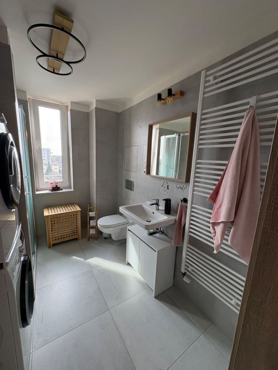 Prenájom bytu 2-izbový 50 m², U Radosti, Praha, Praha Prenájom bytu 2-izbový 50 m², U Radosti, Praha, Praha