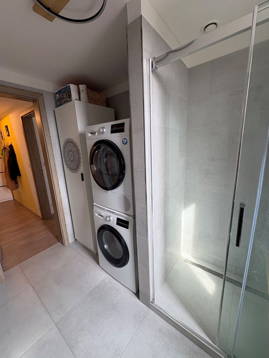 Prenájom bytu 2-izbový 50 m², U Radosti, Praha, Praha Prenájom bytu 2-izbový 50 m², U Radosti, Praha, Praha