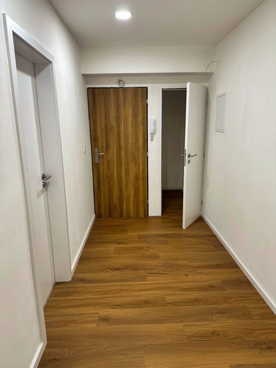 Predaj bytu 2-izbový 54 m², Nádražní, Jindřichův Hradec, Jihočeský kraj Predaj bytu 2-izbový 54 m², Nádražní, Jindřichův Hradec, Jihočeský kraj