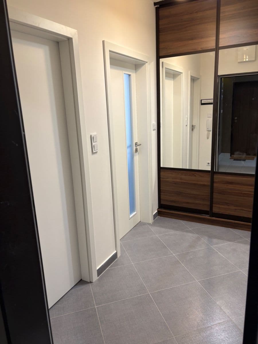 Prenájom bytu 2-izbový 57 m², Makedonská, Praha, Praha Prenájom bytu 2-izbový 57 m², Makedonská, Praha, Praha