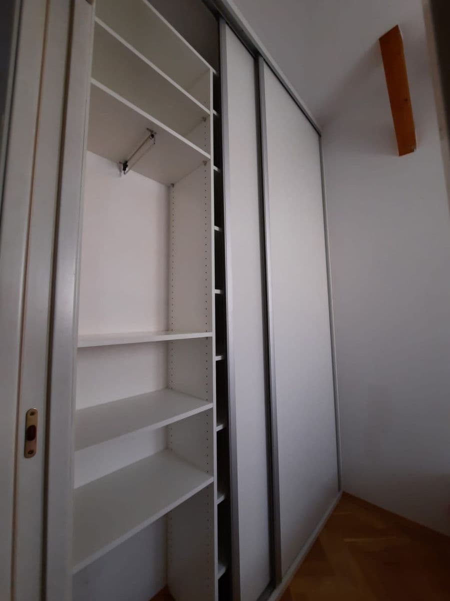 Predaj bytu 1-izbový 35 m², Orebitská, Praha, Praha Predaj bytu 1-izbový 35 m², Orebitská, Praha, Praha