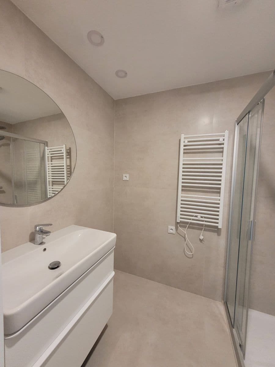 Prenájom bytu 2-izbový 55 m², Komornická, Praha, Praha Prenájom bytu 2-izbový 55 m², Komornická, Praha, Praha