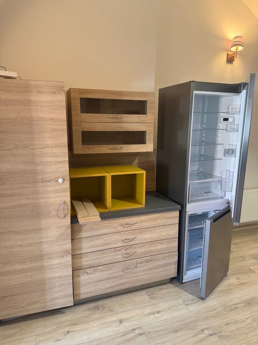 Prenájom bytu 1-izbový 70 m², Karlovo nám., Třebíč, Kraj Vysočina Prenájom bytu 1-izbový 70 m², Karlovo nám., Třebíč, Kraj Vysočina