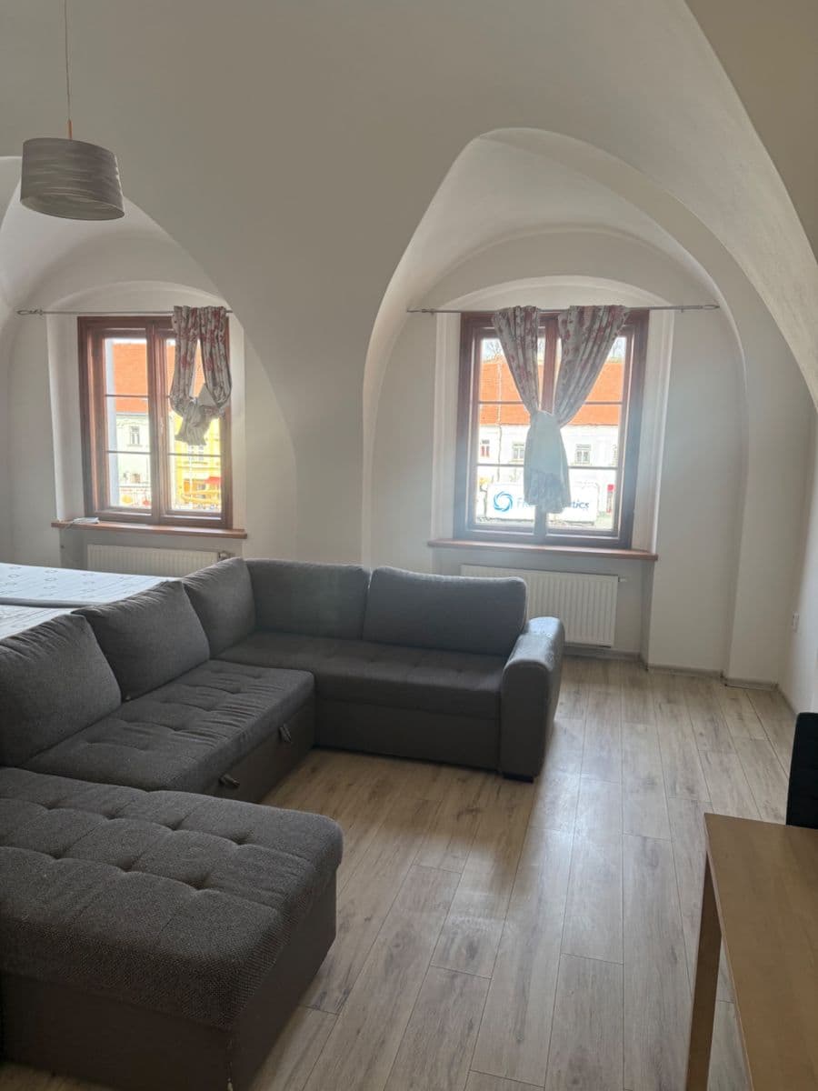 Prenájom bytu 1-izbový 70 m², Karlovo nám., Třebíč, Kraj Vysočina Prenájom bytu 1-izbový 70 m², Karlovo nám., Třebíč, Kraj Vysočina