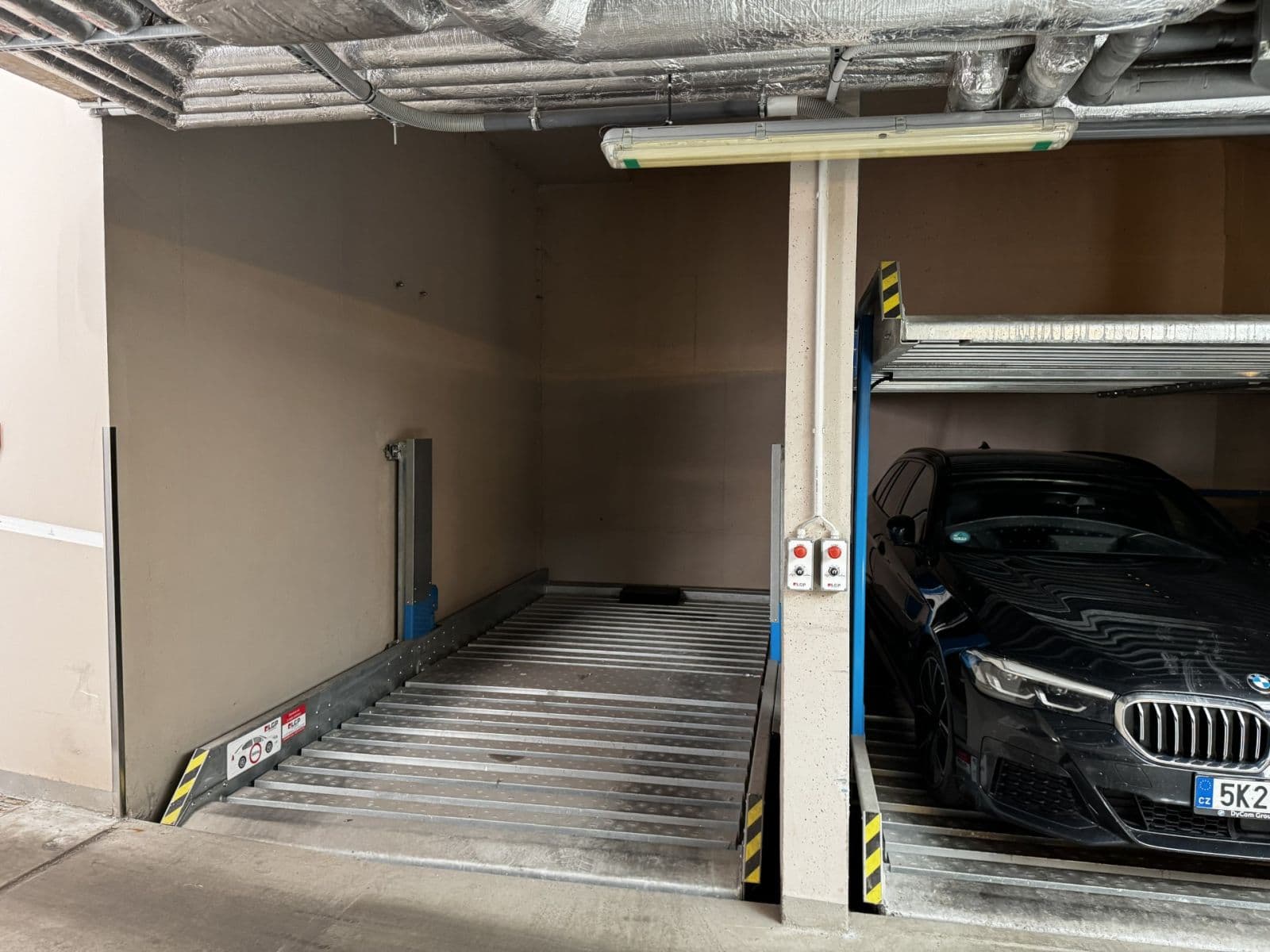 Prenájom garáže 15 m², Spálená, Praha, Praha Prenájom garáže 15 m², Spálená, Praha, Praha