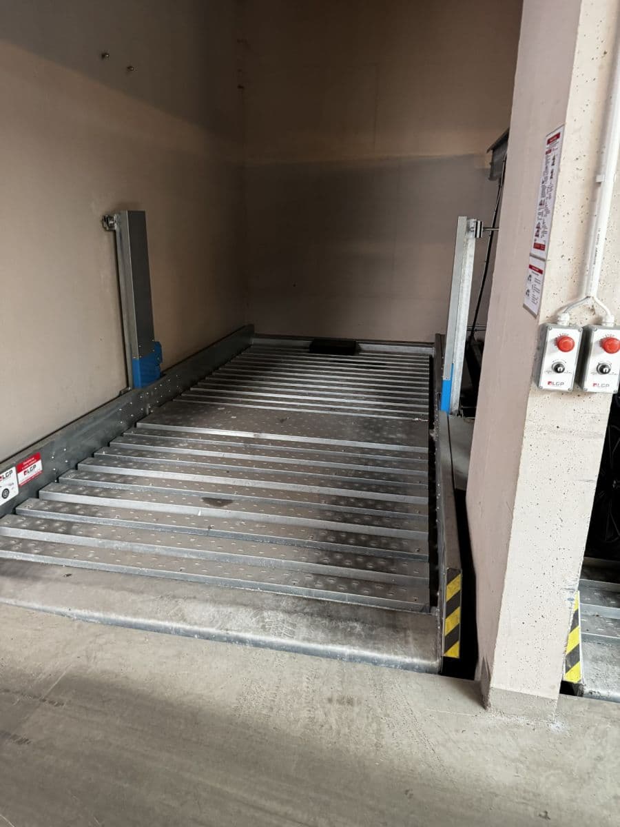 Prenájom garáže 15 m², Spálená, Praha, Praha Prenájom garáže 15 m², Spálená, Praha, Praha