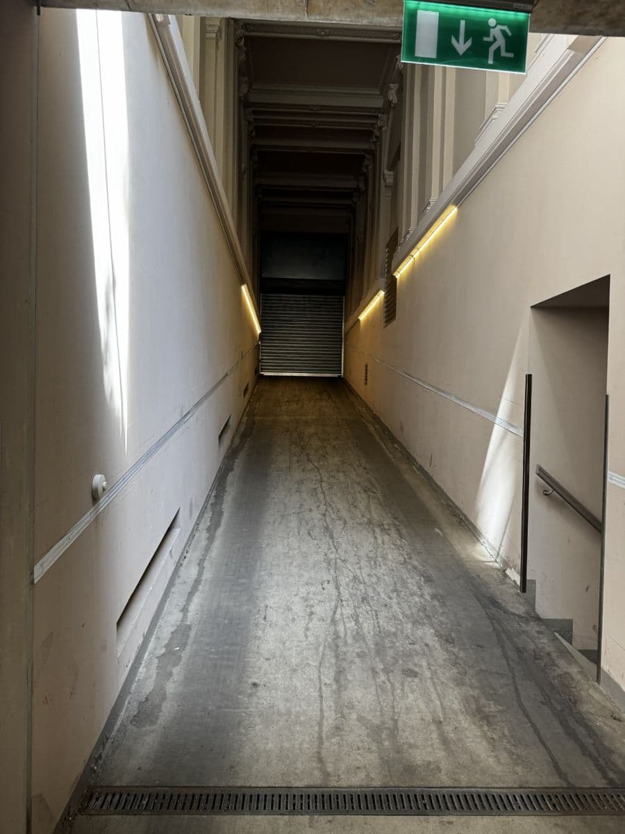 Prenájom garáže 15 m², Spálená, Praha, Praha Prenájom garáže 15 m², Spálená, Praha, Praha