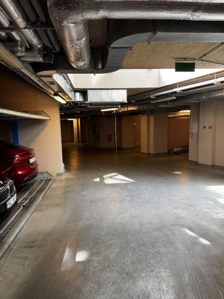 Prenájom garáže 15 m², Spálená, Praha, Praha Prenájom garáže 15 m², Spálená, Praha, Praha