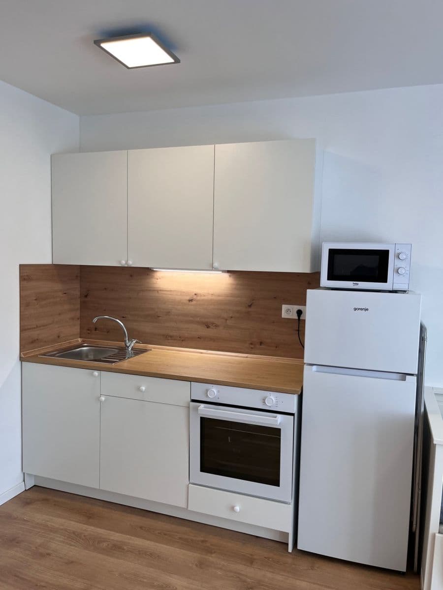 Prenájom bytu Garsoniéra 22 m², Ondavská, Ružinov, Bratislavský kraj Prenájom bytu Garsoniéra 22 m², Ondavská, Ružinov, Bratislavský kraj