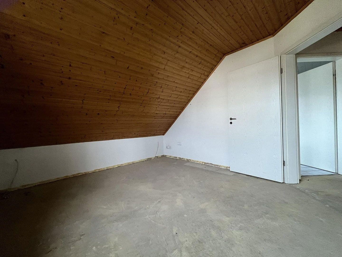 Predaj domu 126 m², pozemek 530 m², Lerchenweg 48, Stegaurach, Bavorsko Predaj domu 126 m², pozemek 530 m², Lerchenweg 48, Stegaurach, Bavorsko