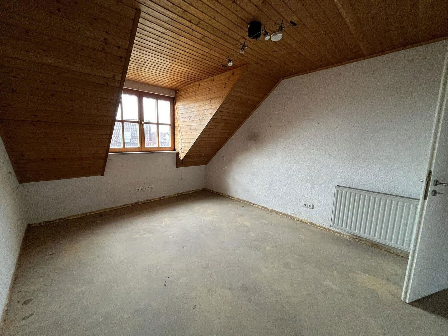 Predaj domu 126 m², pozemek 530 m², Lerchenweg 48, Stegaurach, Bavorsko Predaj domu 126 m², pozemek 530 m², Lerchenweg 48, Stegaurach, Bavorsko