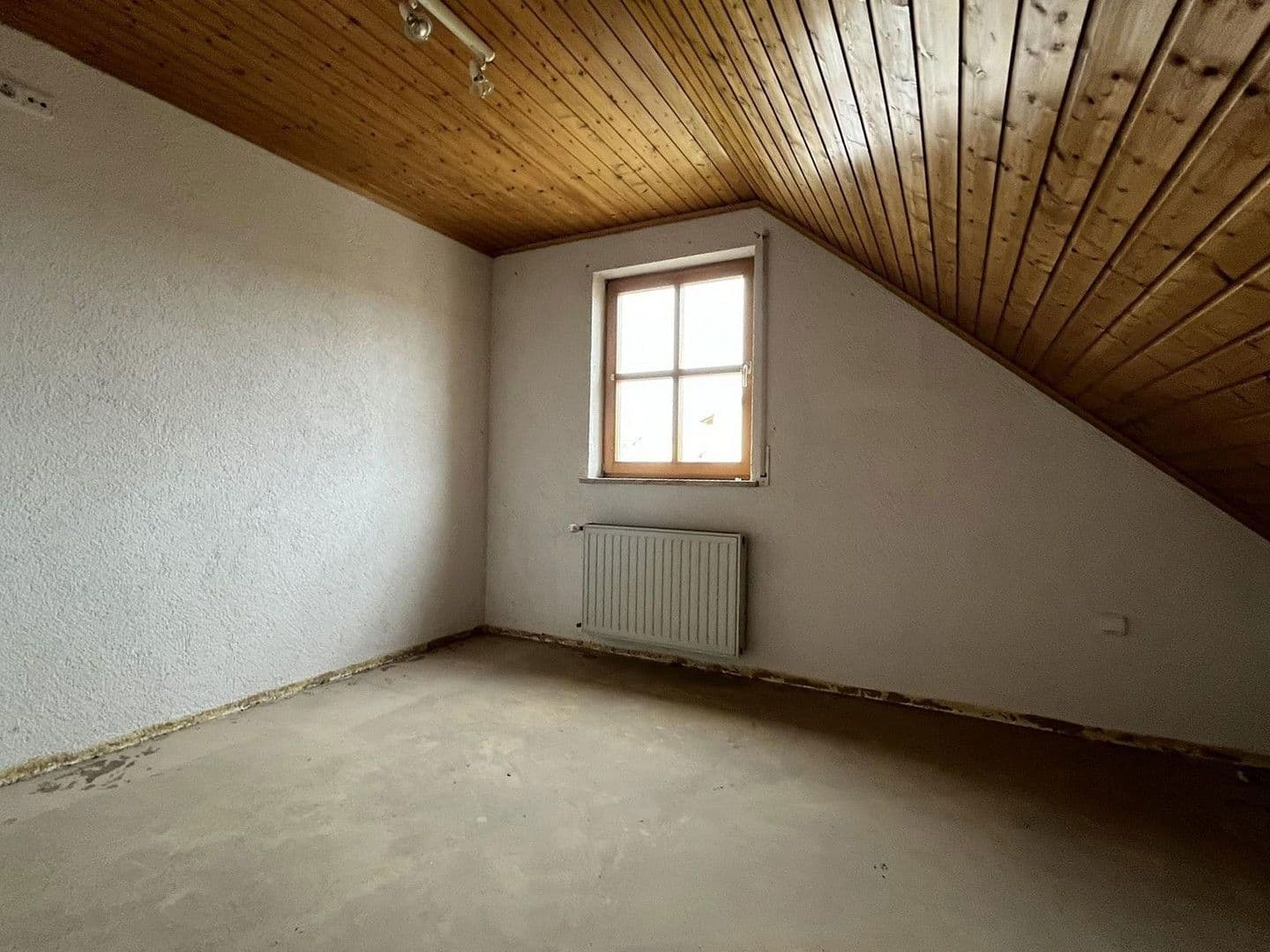 Predaj domu 126 m², pozemek 530 m², Lerchenweg 48, Stegaurach, Bavorsko Predaj domu 126 m², pozemek 530 m², Lerchenweg 48, Stegaurach, Bavorsko