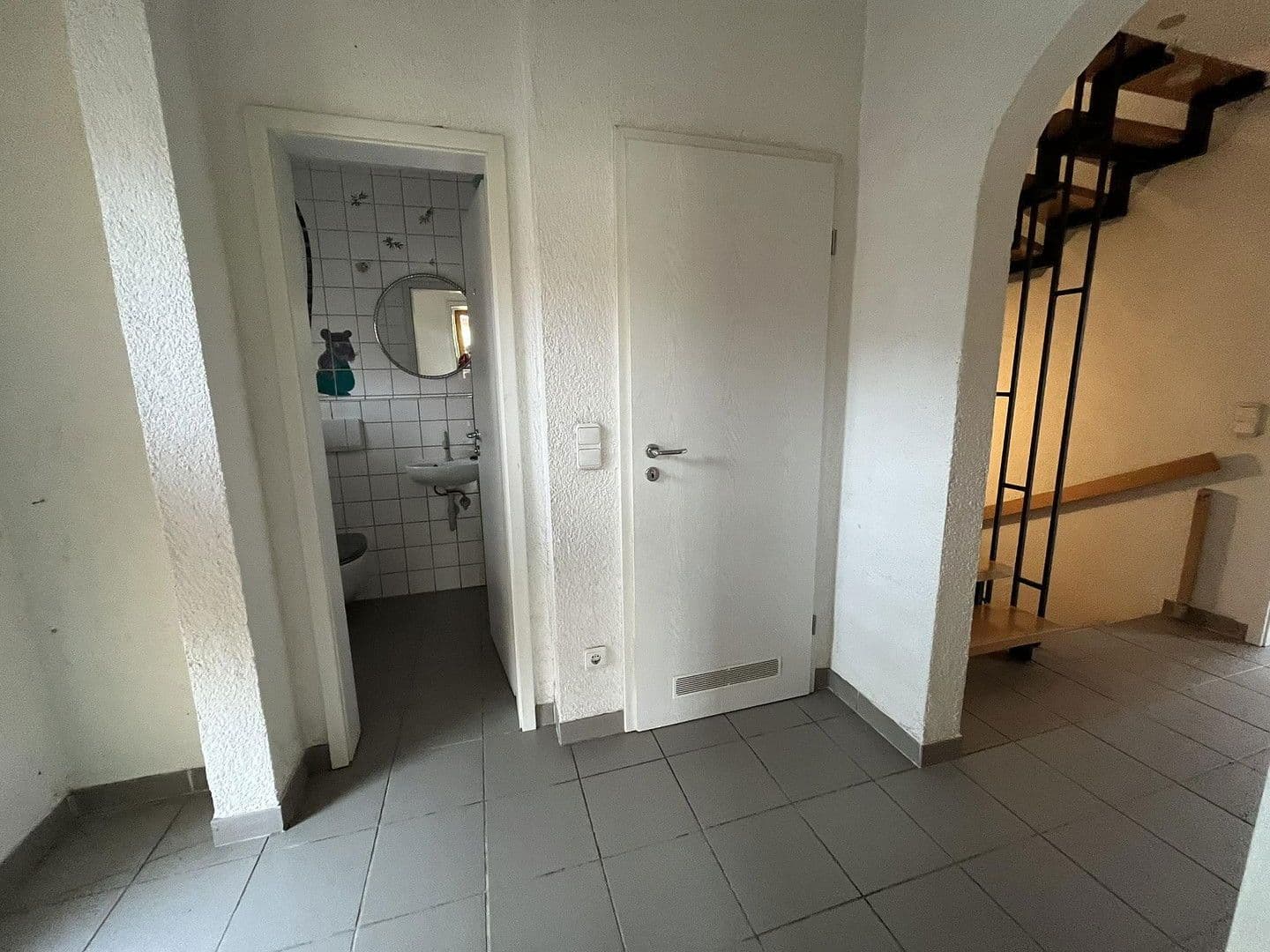 Predaj domu 126 m², pozemek 530 m², Lerchenweg 48, Stegaurach, Bavorsko Predaj domu 126 m², pozemek 530 m², Lerchenweg 48, Stegaurach, Bavorsko