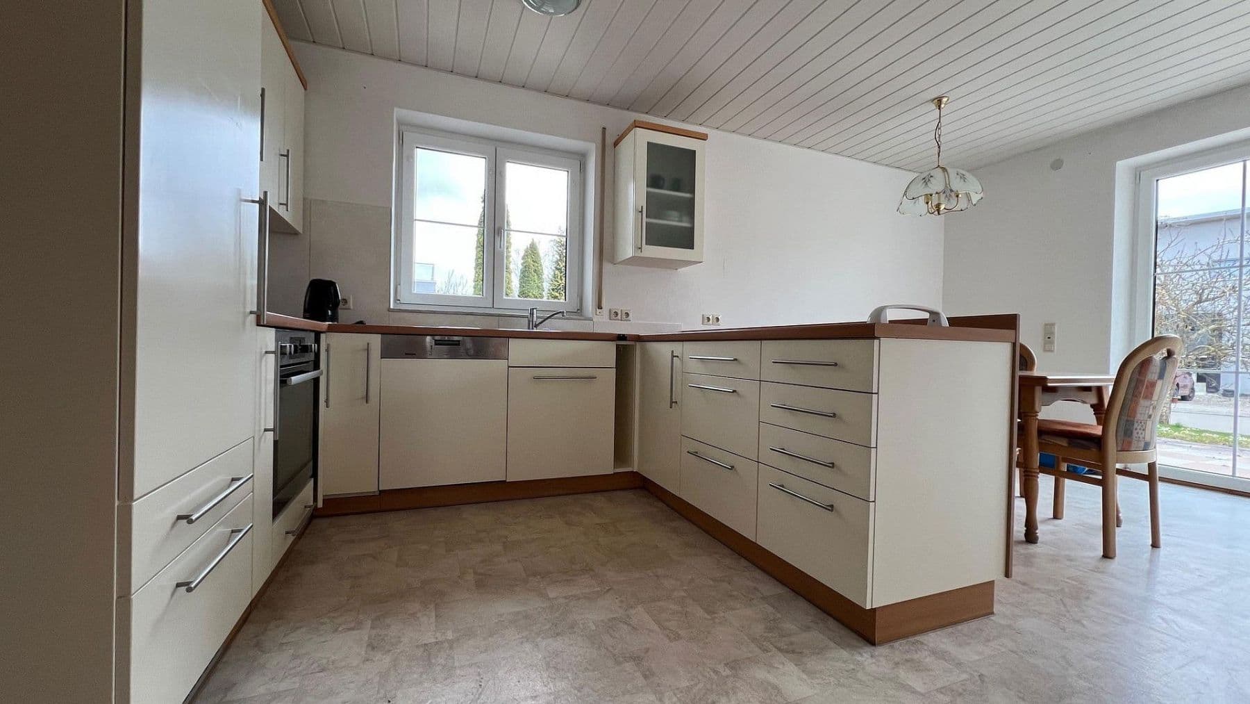 Predaj domu 125 m², pozemek 574 m², Krauchenwies, Bádensko-Wurttembersko Predaj domu 125 m², pozemek 574 m², Krauchenwies, Bádensko-Wurttembersko