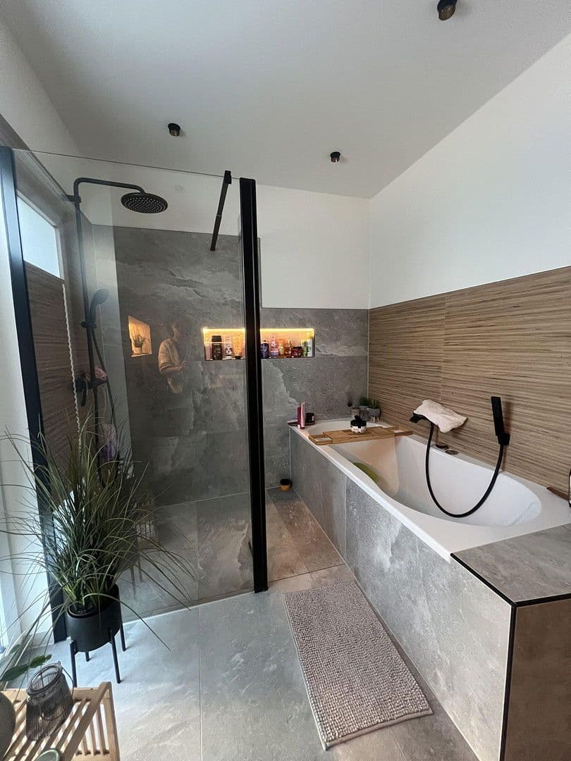 Predaj domu 250 m², pozemek 312 m², Wuppertal, Severné Porýnie - Westfálsko Predaj domu 250 m², pozemek 312 m², Wuppertal, Severné Porýnie - Westfálsko