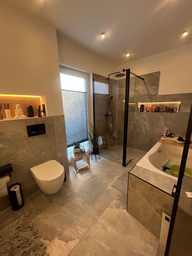 Predaj domu 250 m², pozemek 312 m², Wuppertal, Severné Porýnie - Westfálsko Predaj domu 250 m², pozemek 312 m², Wuppertal, Severné Porýnie - Westfálsko