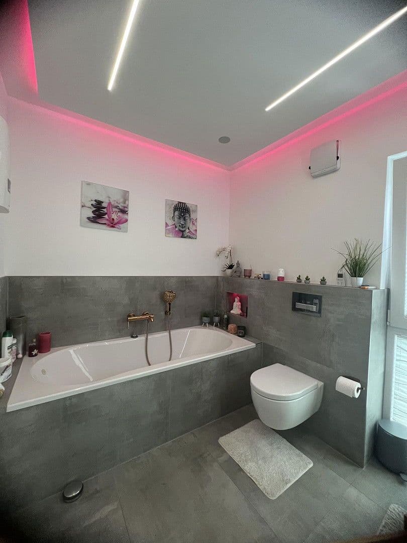 Predaj domu 250 m², pozemek 312 m², Wuppertal, Severné Porýnie - Westfálsko Predaj domu 250 m², pozemek 312 m², Wuppertal, Severné Porýnie - Westfálsko