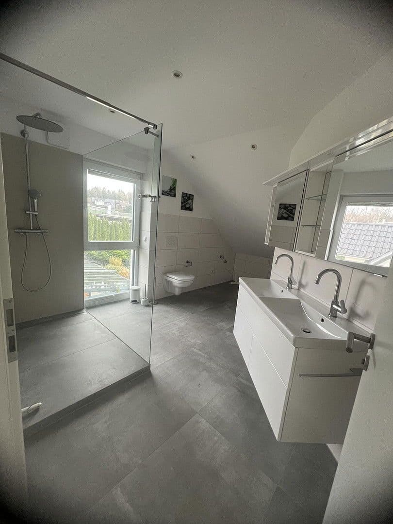 Predaj domu 250 m², pozemek 312 m², Wuppertal, Severné Porýnie - Westfálsko Predaj domu 250 m², pozemek 312 m², Wuppertal, Severné Porýnie - Westfálsko