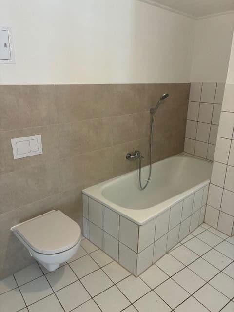 Prenájom bytu 3-izbový 133 m², Alte Dorfstraße 1a, Seesen, Dolné Sasko Prenájom bytu 3-izbový 133 m², Alte Dorfstraße 1a, Seesen, Dolné Sasko