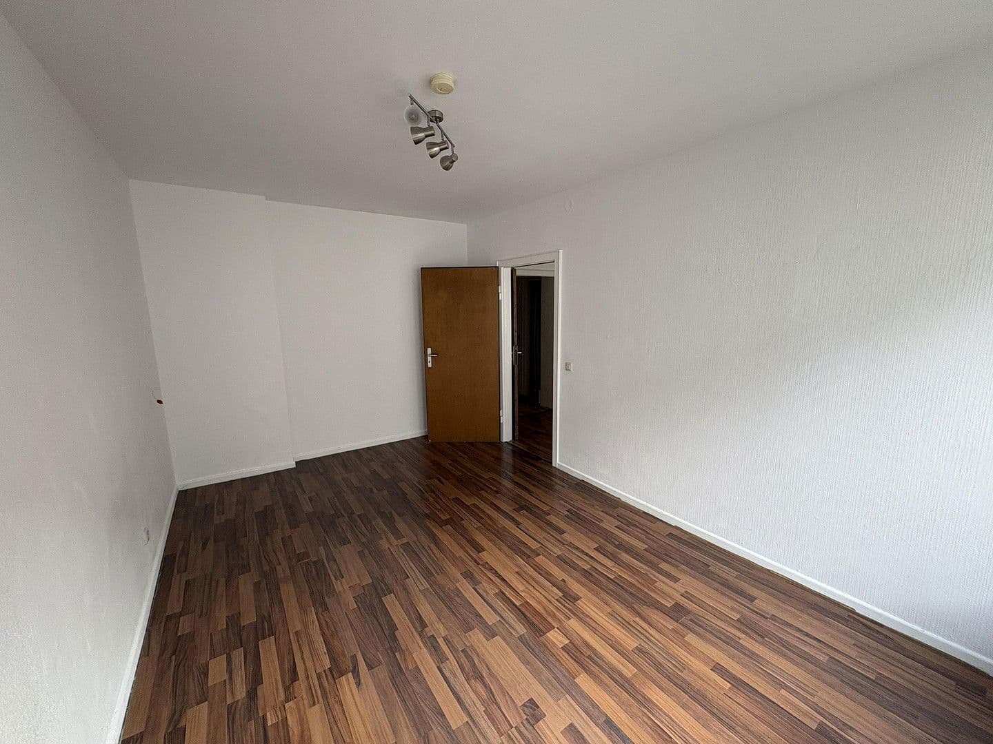 Prenájom bytu 3-izbový 65 m², Aachen, Severné Porýnie - Westfálsko Prenájom bytu 3-izbový 65 m², Aachen, Severné Porýnie - Westfálsko