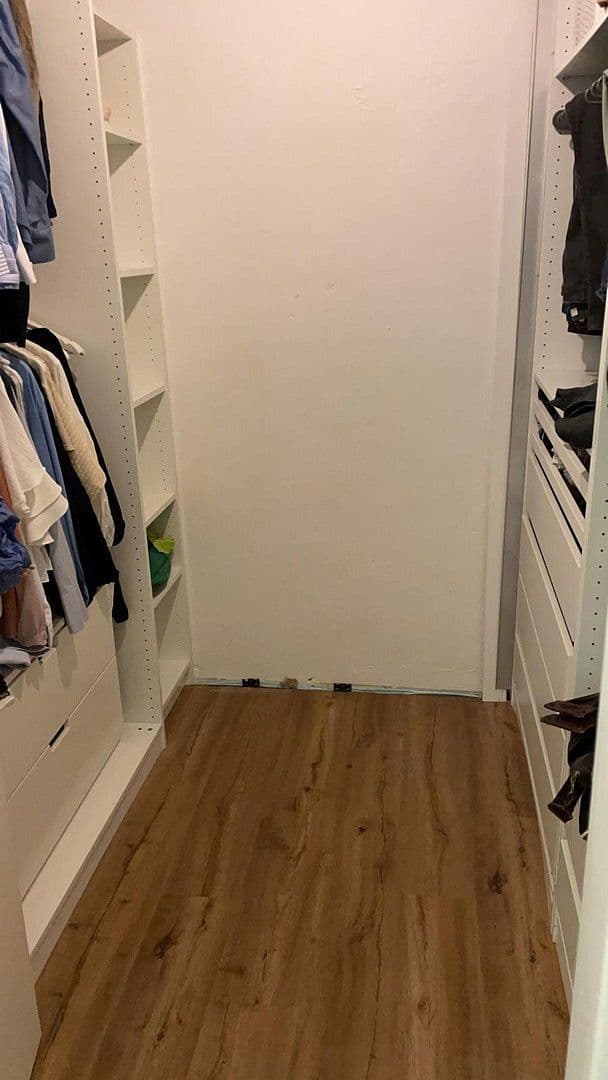 Prenájom bytu 4-izbový 112 m², Cracauer Straße 75, Krefeld, Severné Porýnie - Westfálsko Prenájom bytu 4-izbový 112 m², Cracauer Straße 75, Krefeld, Severné Porýnie - Westfálsko