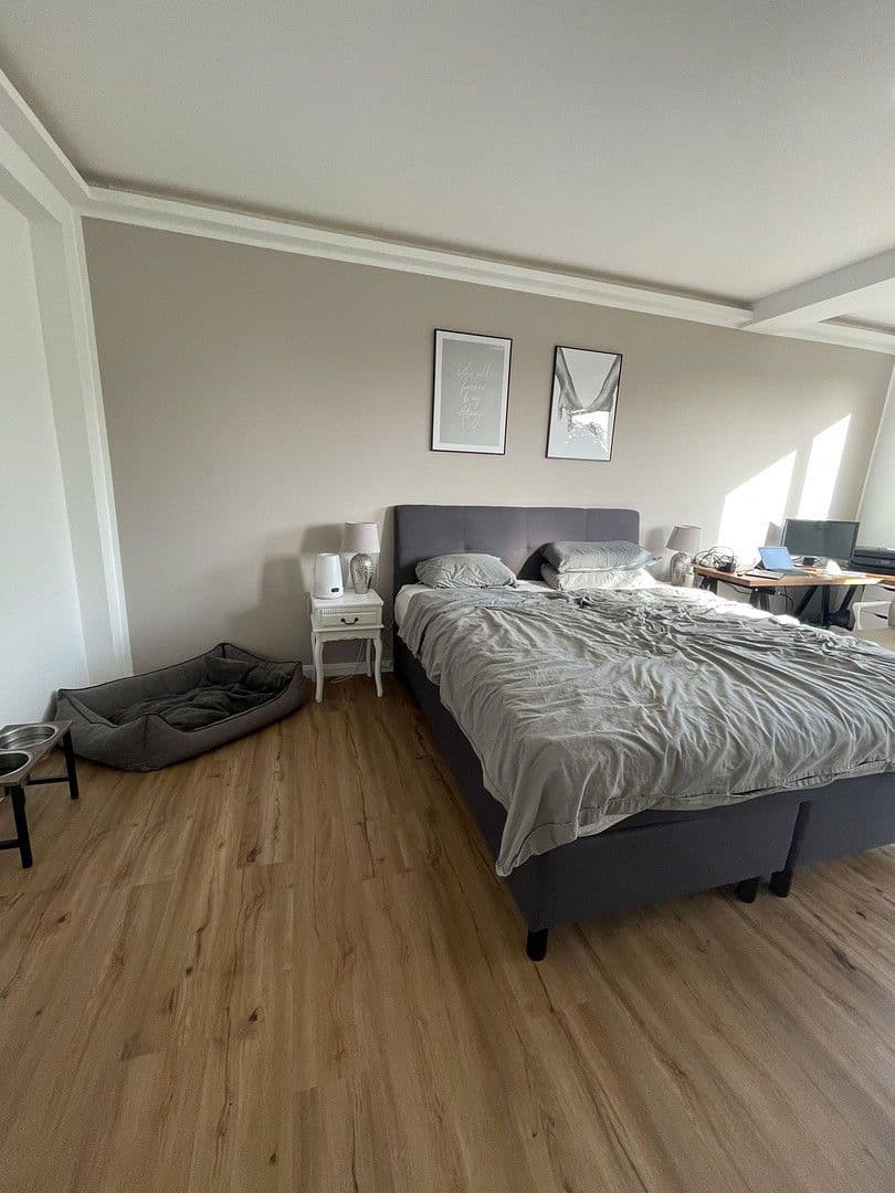 Prenájom bytu 4-izbový 112 m², Cracauer Straße 75, Krefeld, Severné Porýnie - Westfálsko Prenájom bytu 4-izbový 112 m², Cracauer Straße 75, Krefeld, Severné Porýnie - Westfálsko