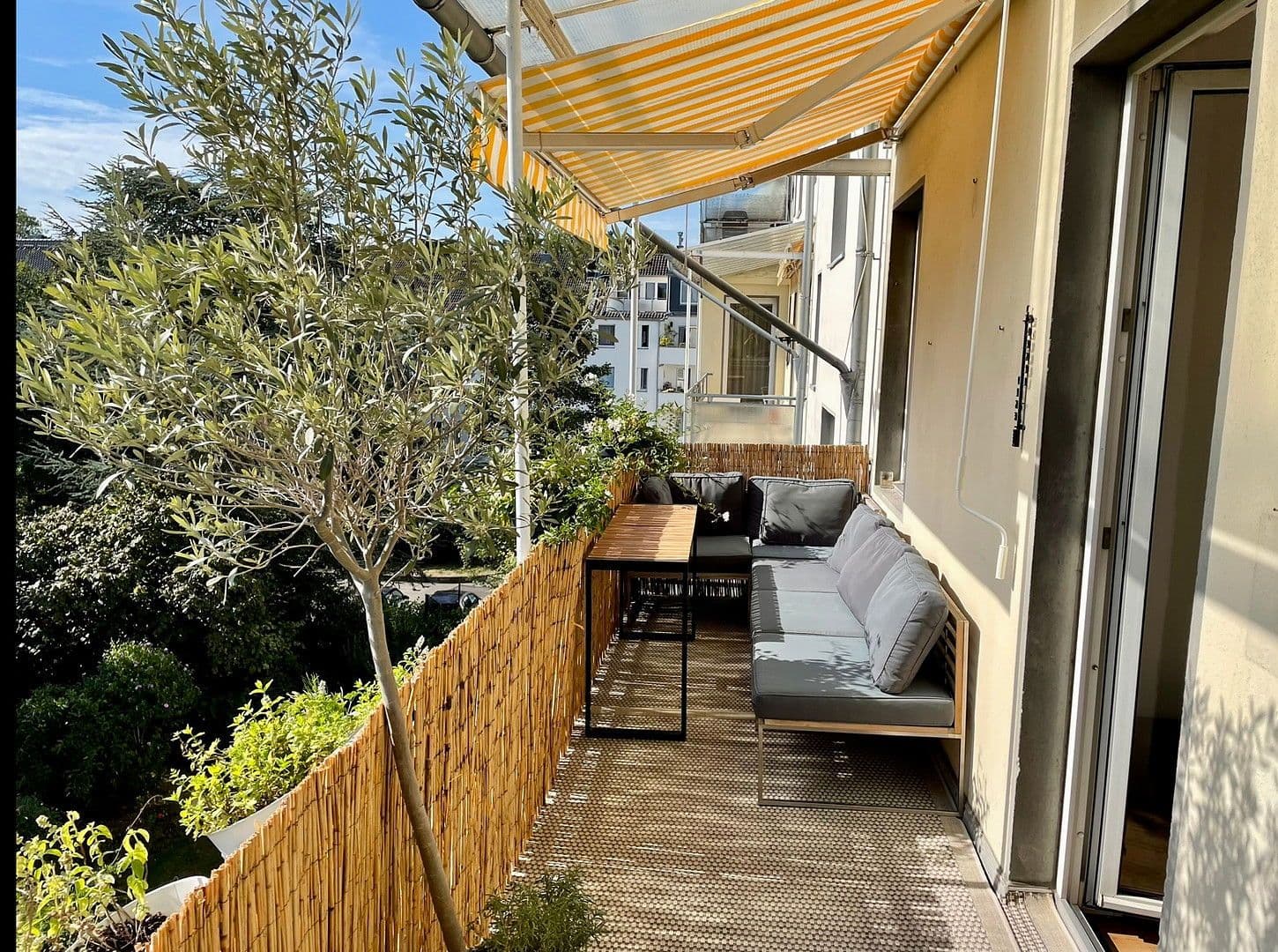 Prenájom bytu 4-izbový 112 m², Cracauer Straße 75, Krefeld, Severné Porýnie - Westfálsko Prenájom bytu 4-izbový 112 m², Cracauer Straße 75, Krefeld, Severné Porýnie - Westfálsko