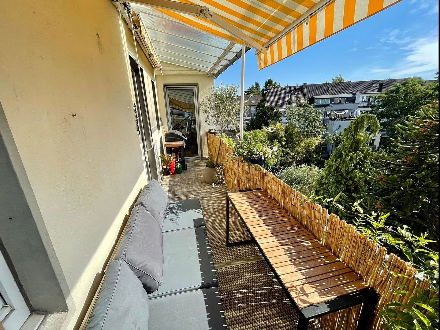 Prenájom bytu 4-izbový 112 m², Cracauer Straße 75, Krefeld, Severné Porýnie - Westfálsko Prenájom bytu 4-izbový 112 m², Cracauer Straße 75, Krefeld, Severné Porýnie - Westfálsko