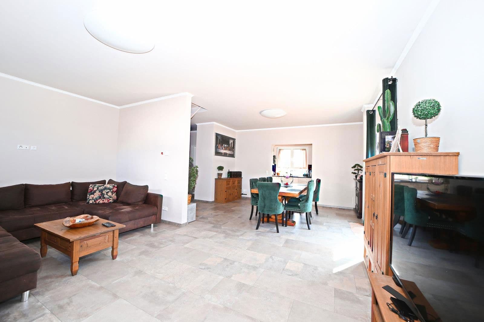 Predaj domu 160 m², pozemek 469 m², Schwalbenweg 1, Ottenbach, Bádensko-Wurttembersko Predaj domu 160 m², pozemek 469 m², Schwalbenweg 1, Ottenbach, Bádensko-Wurttembersko